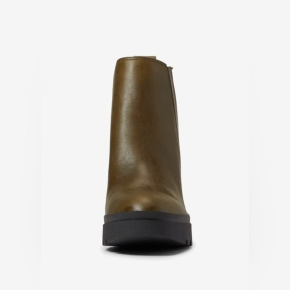 Eileen Fisher Kat olive distressed‎ leather lug sole Chelsea ankle boots size 11 - Picture 6 of 16